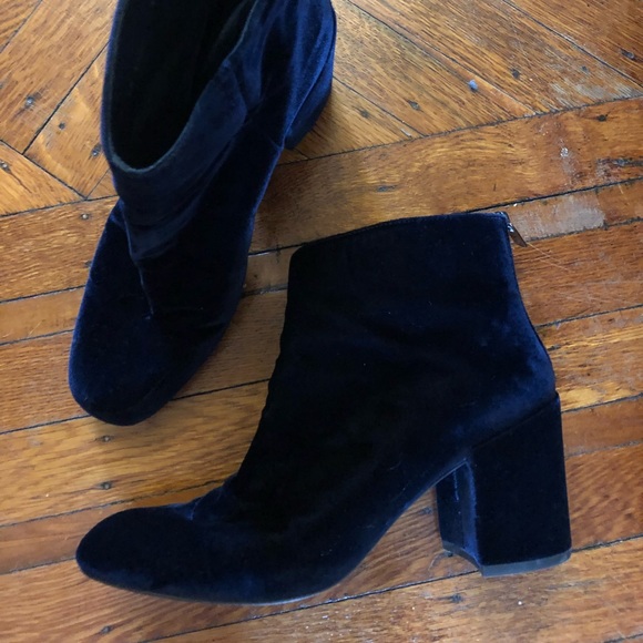 Stuart Weitzman Shoes - Stuart Weitzman velvet booties